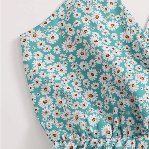 New floral cami Romper - Picture 6 of 6